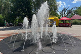 В Детском парке заработал фонтан, который по неизвестным причинам не функционировал несколько дней 
