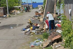 «Здесь мародерством занимаются»: саратовцы продолжаются жаловаться на пропажу вещей при масштабном сносе гаражей на Симбирской