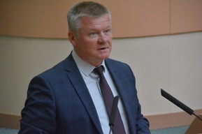 «Материалы созданы при помощи нейросети»: мэр Исаев назвал фейком информацию о режиме повышенной готовности