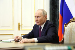 Владимир Путин наградил предпринимателя, трех врачей и медсестру из Саратовской области