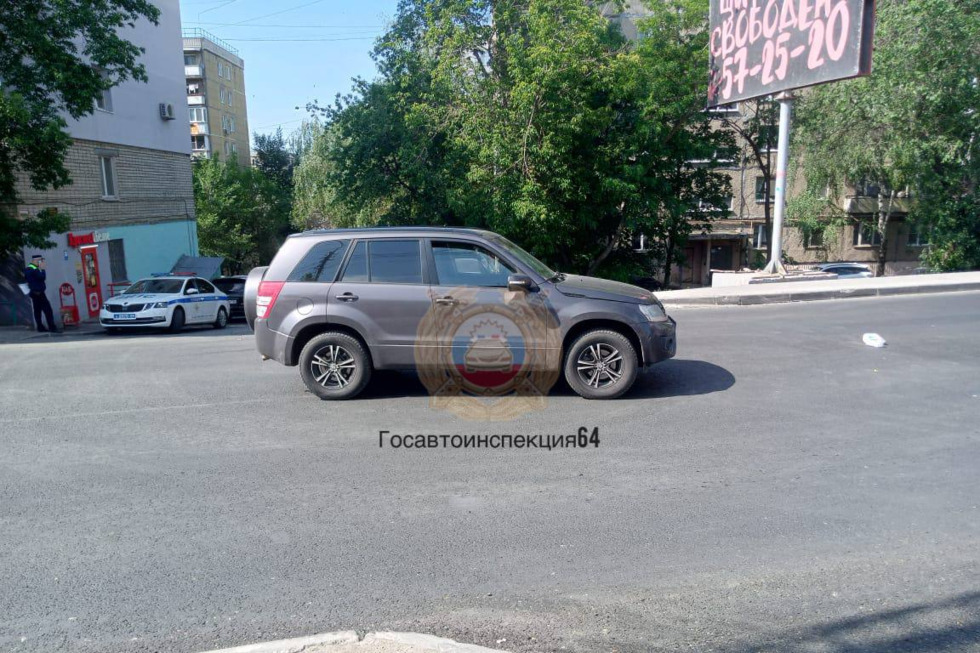 На улице Навашина иномарка сбила пенсионера