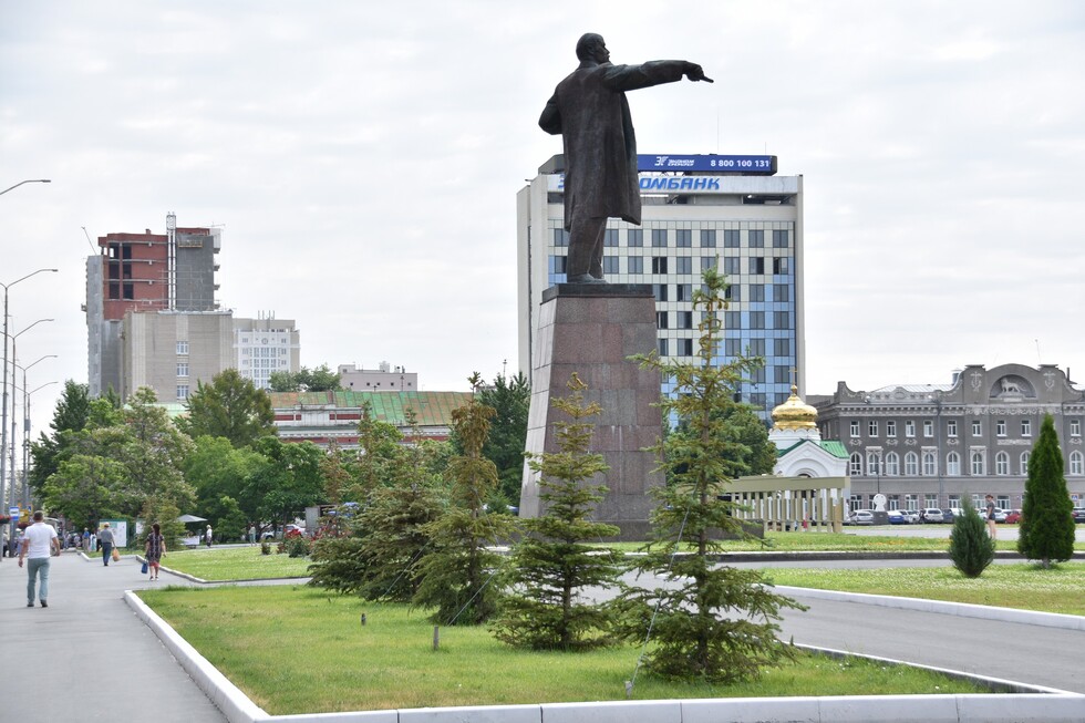Объявлены торги на озеленение Театральной площади (деревья сажать не будут)