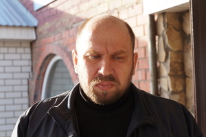 Суд обязал администрацию заплатить за увольнение «ненужного работника», который критиковал руководство и добивался решения школьных проблем