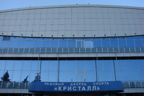 В ледовом дворце «Кристалл» будут менять витражи