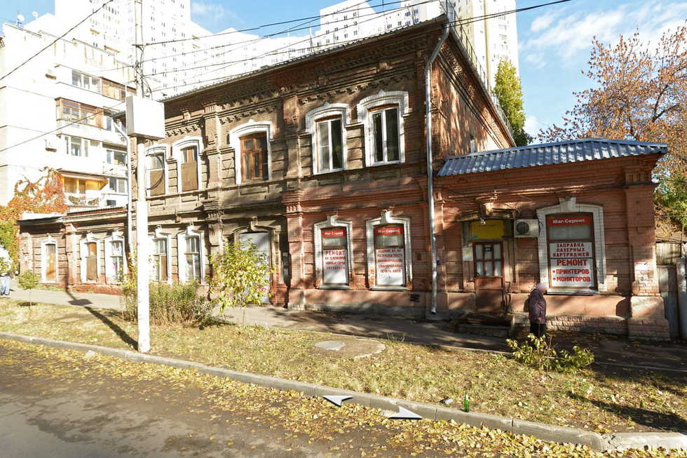 Градозащитники пытались спасти два дома на исторической улице в центре Саратова, но эксперты не приняли положительных решений