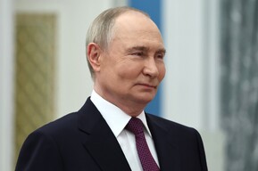 Владимир Путин наградил двух жителей региона «за трудовые успехи», а еще одного — за воспитание молодежи