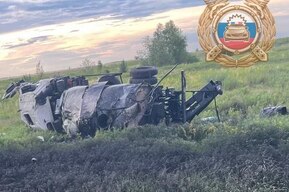 В Аткарском районе перевернулся битумовоз: двое в больнице