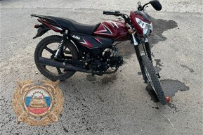 В Дубках подросток на мопеде столкнулся с грузовиком и попал в больницу
