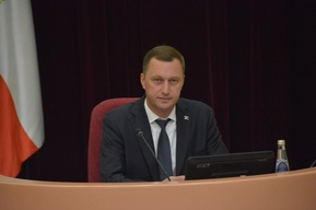 Кадровый вопрос, ремонт сетей во всех городах, новый памятник: о чем губернатор Бусаргин говорил на заседании правительства (а о чем не сказал)