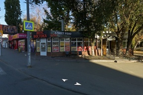 Мэрия подала иск об освобождении Ильинской площади от ограждения и замощения (ларьки решили изъять ещё 4 года назад)