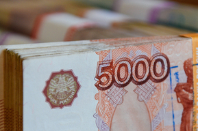 Новый эпизод коррупции в РЖД: на карту супруги сотрудника перевели 1,5 миллиона рублей за «общее покровительство»