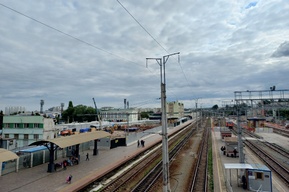 В Саратове временно закрыли доступ на две платформы на железнодорожном вокзале