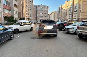В Саратове под колёса иномарки попал 7-летний мальчик