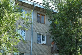 В результате атаки БПЛА на регион в Энгельсе оказались повреждены более 25 квартир и десяток автомобилей