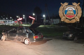 Двое молодых водителей отечественных легковушек не разъехались на дороге: один из них в больнице