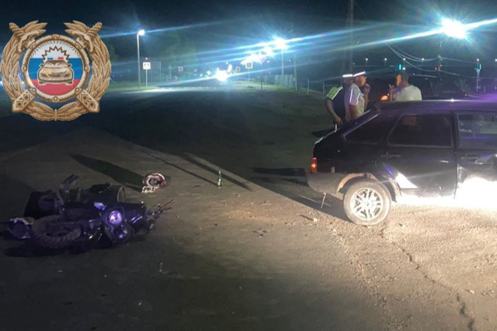 В Балаково столкнулись скутер и «девятка»: есть пострадавшие