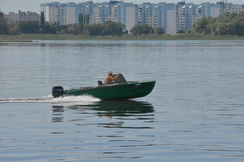 Власти предприняли новую попытку организовать штрафстоянки для лодок в двух крупнейших городах области
