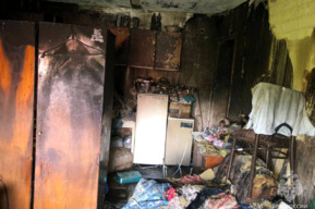 На пожаре в девятиэтажном общежитии один человек погиб, другой — пострадал