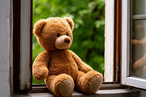 В Саратове из окна выпал 4-летний ребёнок