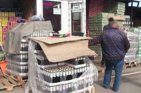 Больше 16 тысяч литров: в Саратове «полезные» соки делали из порошка в грязных ведрах