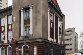В Саратове за 11 миллионов починят пристройку к старинной школе