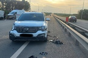 На окраине Саратова столкновении двух авто на трассе пострадали два мужчины