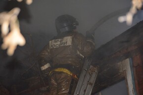 В Энгельсском районе горела пятиэтажка, а в Балаковском — вентиляция в цеху
