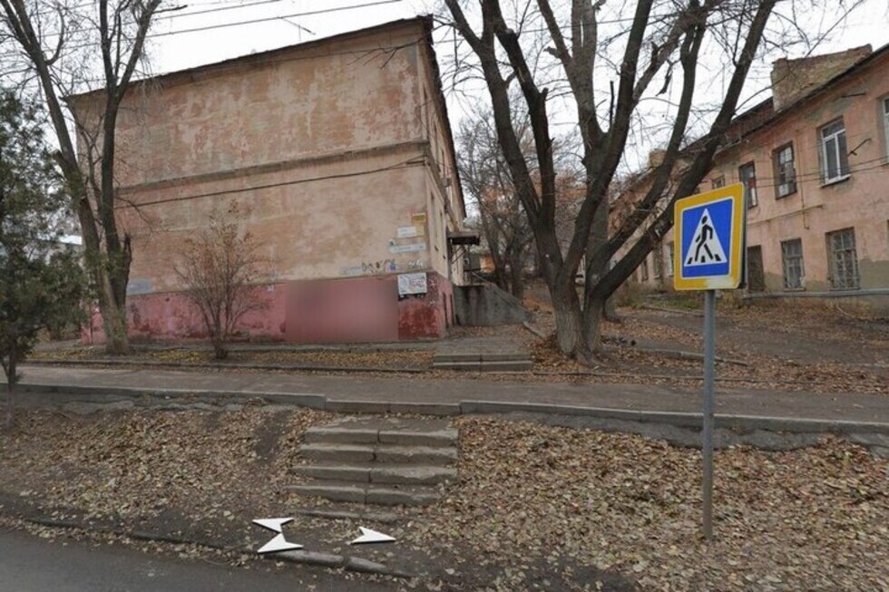 В Ленинском районе третий раз за лето загорелся дом, который власти собираются снести