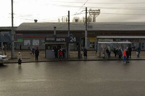 Мэрия требует снести киоск быстрого питания на площади Ленина рядом с остановкой