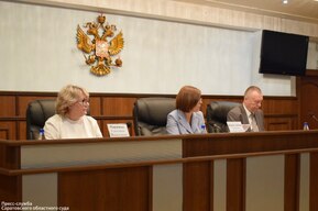 В Саратовской области одного судью отправили в отставку, а другую из нее вернули