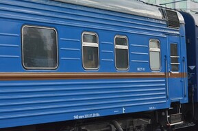 Идущий через Саратов поезд задержится из-за врезавшегося в локомотив трактора