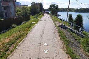 Латание дыр вместо новой набережной: в Энгельсе для замены асфальта ограничат движение по дамбе