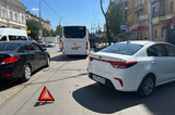 Из-за столкновения маршрутки и легковушки в центре города встали три троллейбусных маршрута 