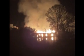 В Балаково вновь запылал расселенный дом