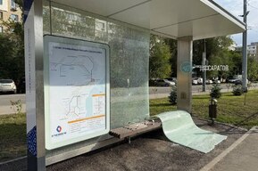В Саратове вандалы разгромили уникальную трамвайную остановку