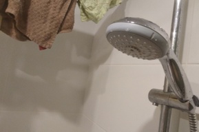 Одни саратовцы остались без горячей воды, другие — без холодной (у некоторых ресурса нет второй день)
