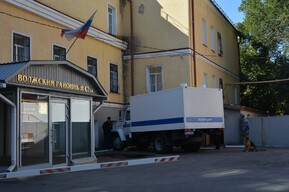Дело девочки, которая после 14 лет решила жить с отцом: судья, прогнозируя отмену ещё одного своего решения, отложила процесс