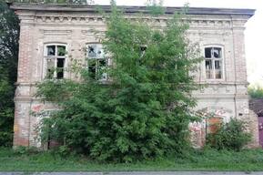 В Энгельсе дом-памятник подготовили к сдаче в аренду за рубль