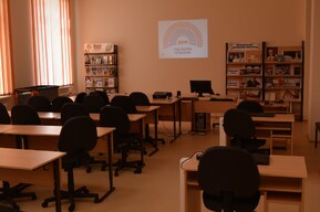 В Саратове ищут директора для сельской школы на зарплату 45 тысяч