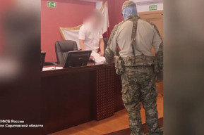 Таможенник спровоцировал передачу взятки для «улучшения показателей» и стал фигурантом уголовного дела