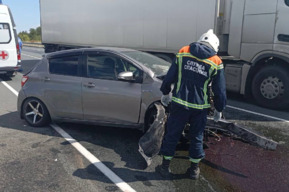 Женщина и двое детей пострадали в тройной аварии в Вольском районе
