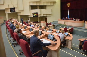 В Парке Победы за 21 миллион установят дополнительные стелы памятника, на которые заносят имена погибших в СВО