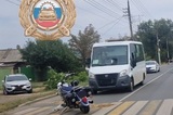 В Энгельсе маршрутка сбила мотоциклиста