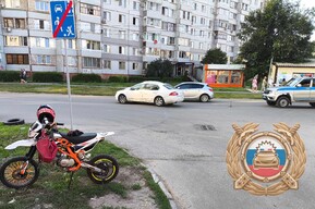 В Балаково байкер попал в больницу после столкновения с легковушкой