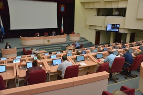 Правительство собирается до конца года забрать еще 8 школ на областной уровень: депутаты призвали брать не только хорошие, но и «захудалые»