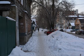 Чиновники не хотели платить пенсионерке, которая сломала руку на скользкой дороге