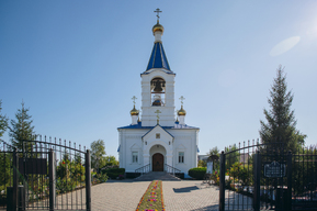 В Энгельсе отметили 10-летие со дня освящения храма Успения Пресвятой Богородицы