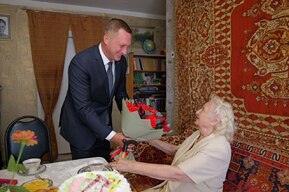 Губернатор поздравил ветерана Великой Отечественной войны со 100-летием