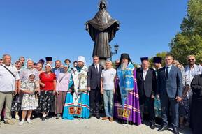В Энгельсе появился памятник «Божией Матери» 