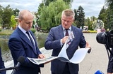 «Демонтировали — сразу зачищайте»: мэр Исаев пришёл в Горпарк Саратова, чтобы НЕ ответить на вопросы об ответственных за трагедию на организованном чиновниками празднике и засекретить траты на благоустройство